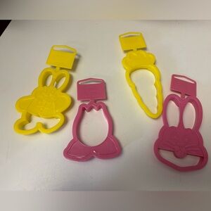 4 Vintage Wilton Easter Cookie Cutters Plastic Tabs Have Not Been Removed New